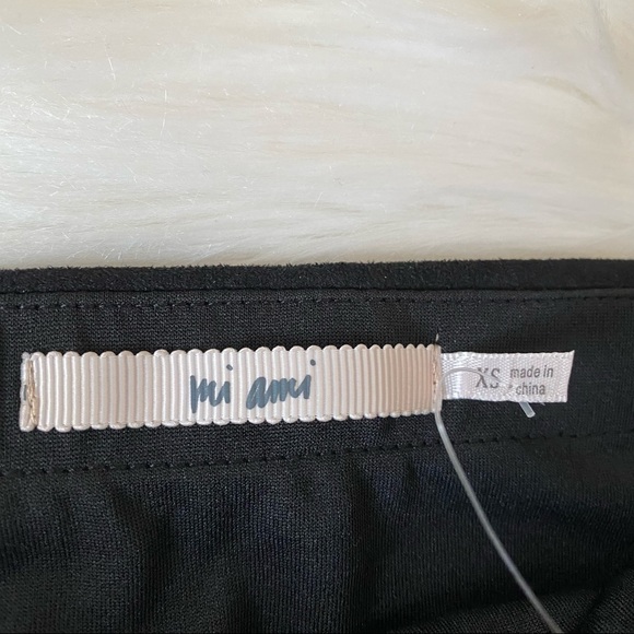 Mi Ami Francesca’s Floral Embroidered Skirt - Picture 6 of 9